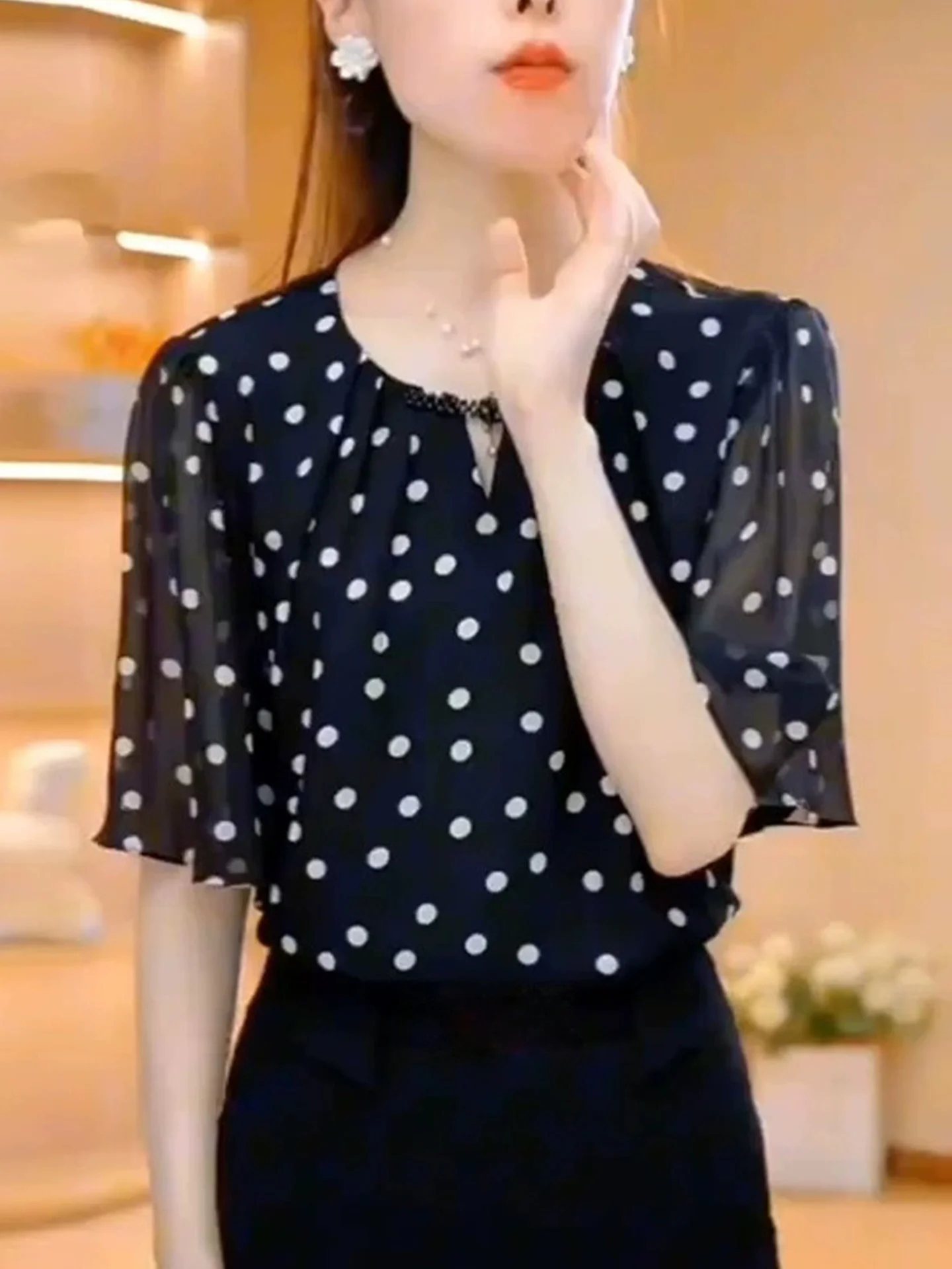 

Ele Polka Dot irt Women's Faionable Summer Slimming Top Korean Sle Straight Cut Silk Blend ort Sve round Ne