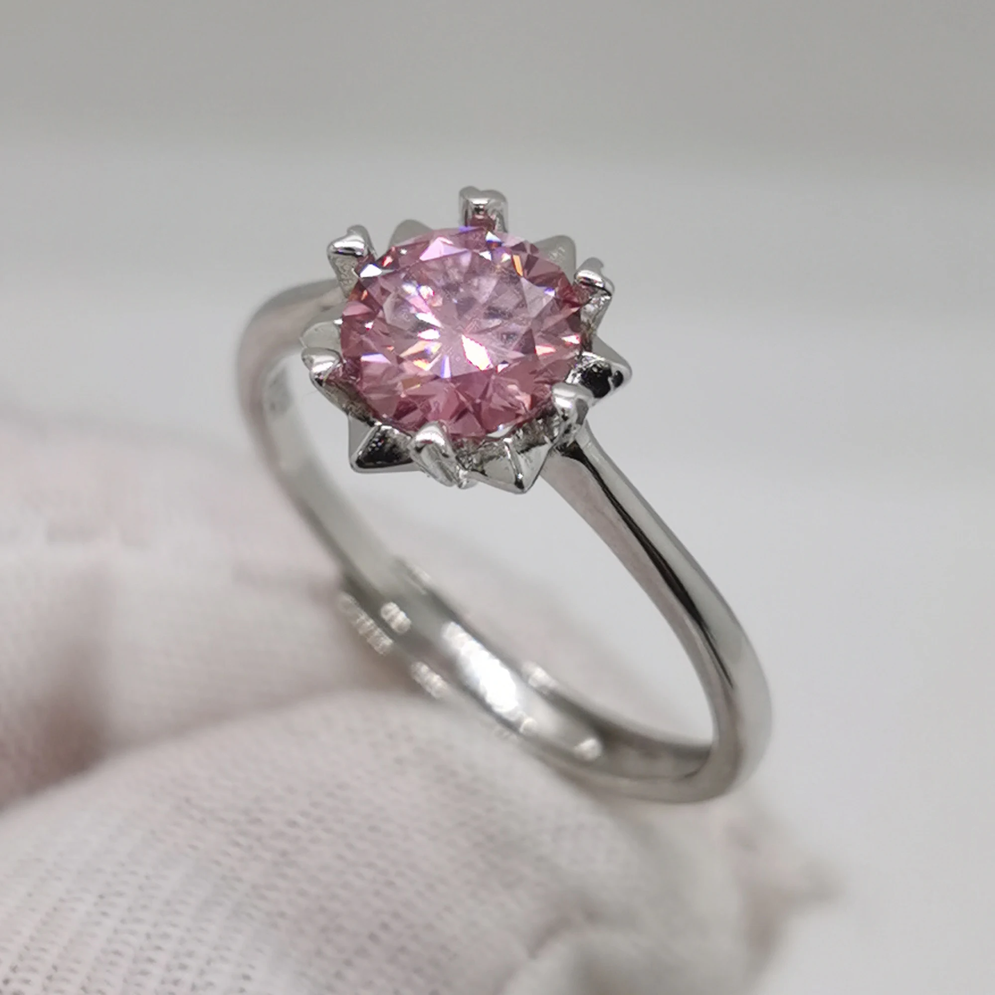 Pink Moissanite Engagement Ring for Woman 1ct 6.5mm Moissanite Jewelry 18K White Gold Plating 925 Silver Ring