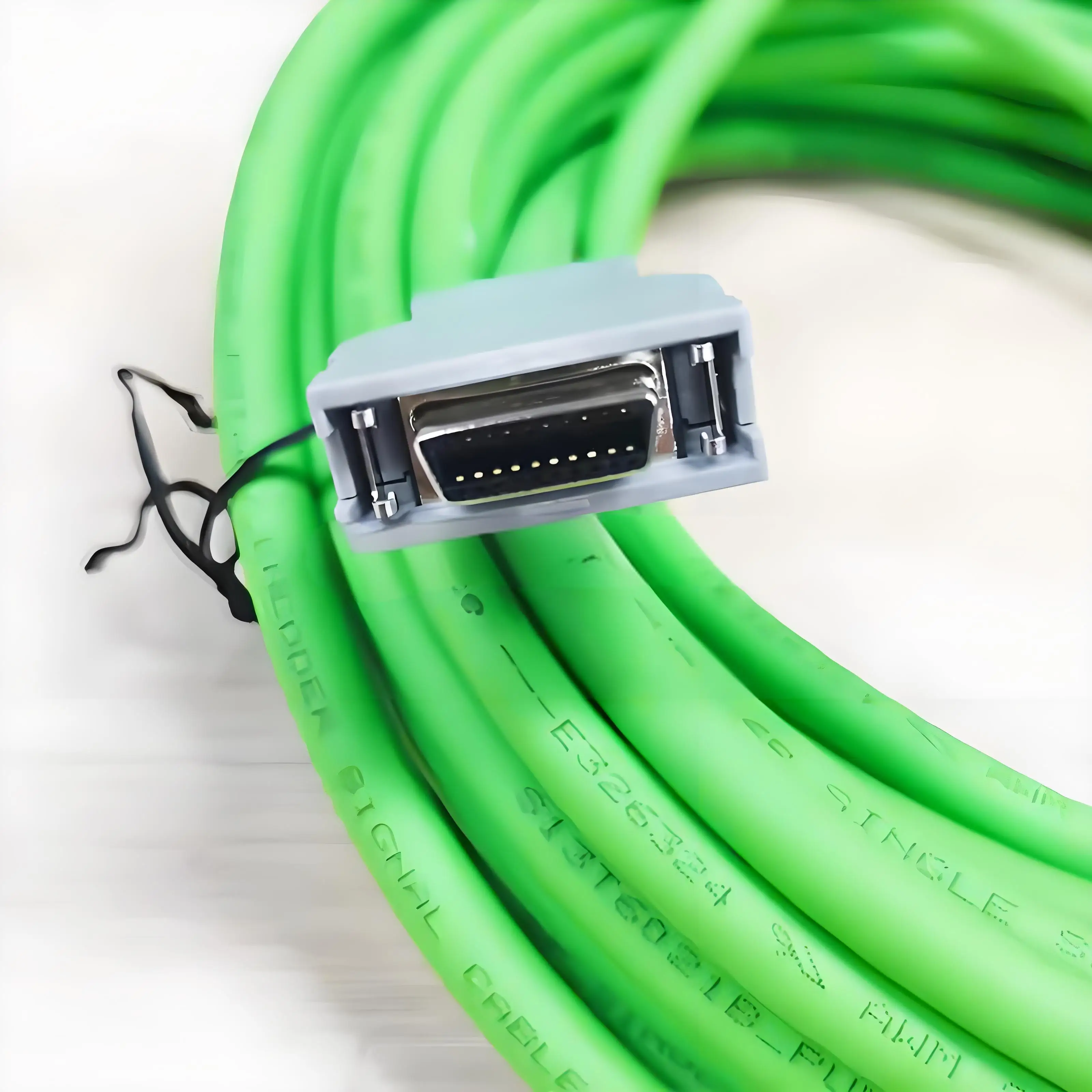 Servo Motor Encoder Xc-C4-15-Fn1 Signal Cable Feedback Extension Cable Xc-C4-05-Fn1 Cable Connection Cable Xc-C4-10-Fn1 Xc-C4-20-Fn2