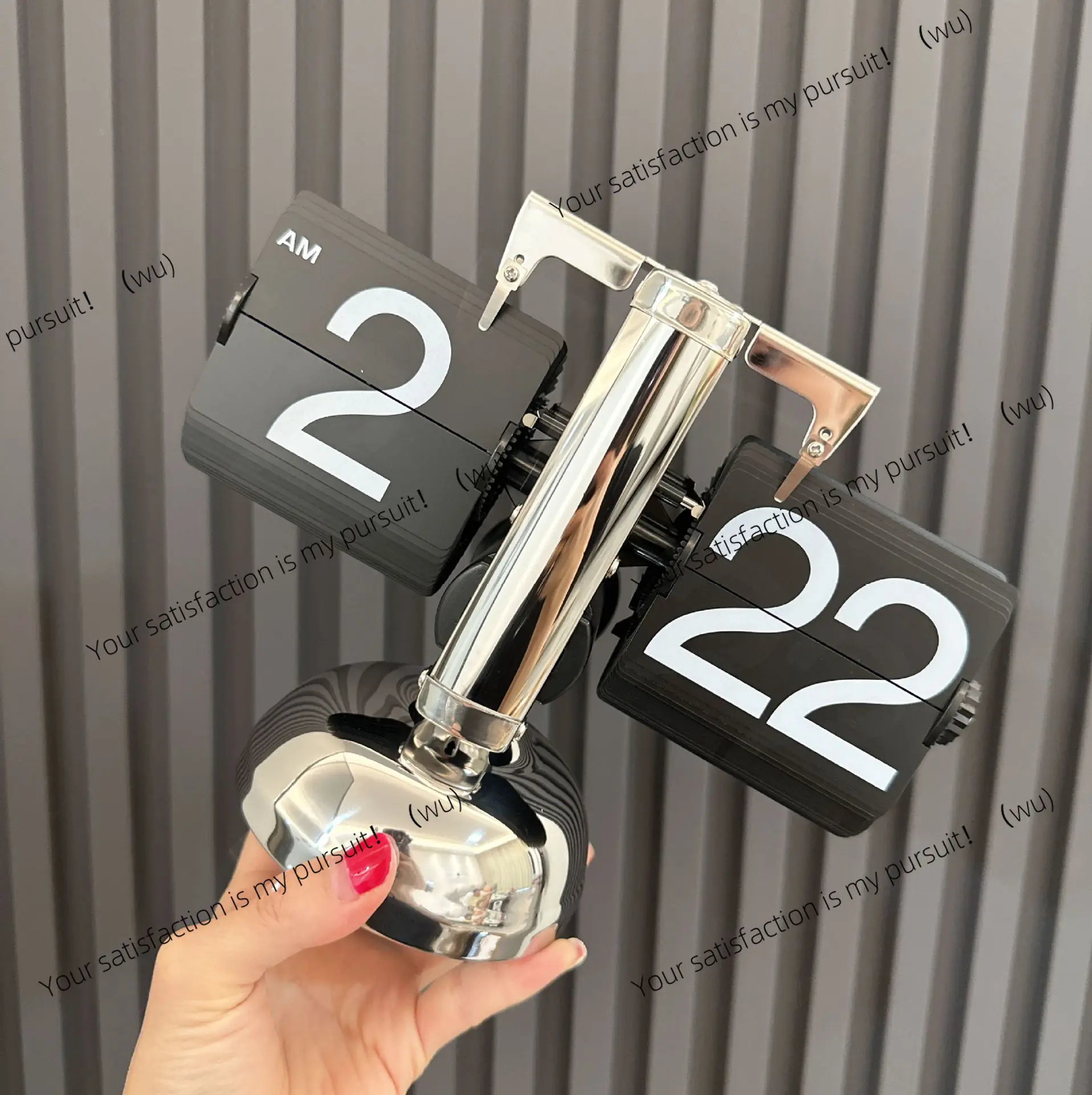 

European automatic page turning clock retro simple home living room clock small balance mechanical page turning clock