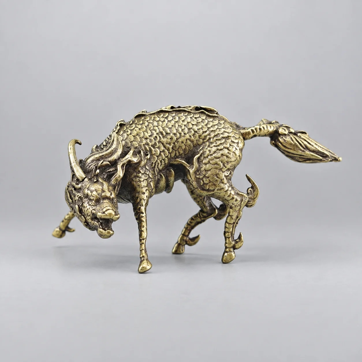 Brass Mythical Beast Qilin Figurine Retro Chinese Legend Kirin Statue Desktop Ornament Home Office Table Decor Craft Gift