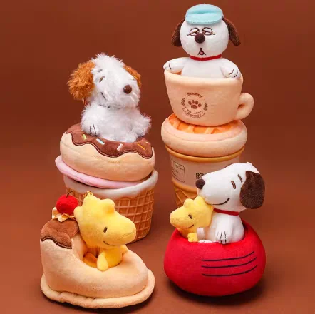Authentic Jiumu Zakka Baking Theme Snoopy With Woodstock Red Plush Car Surprise Box Pendant Cute Bag Charm Girls Birthday Gift