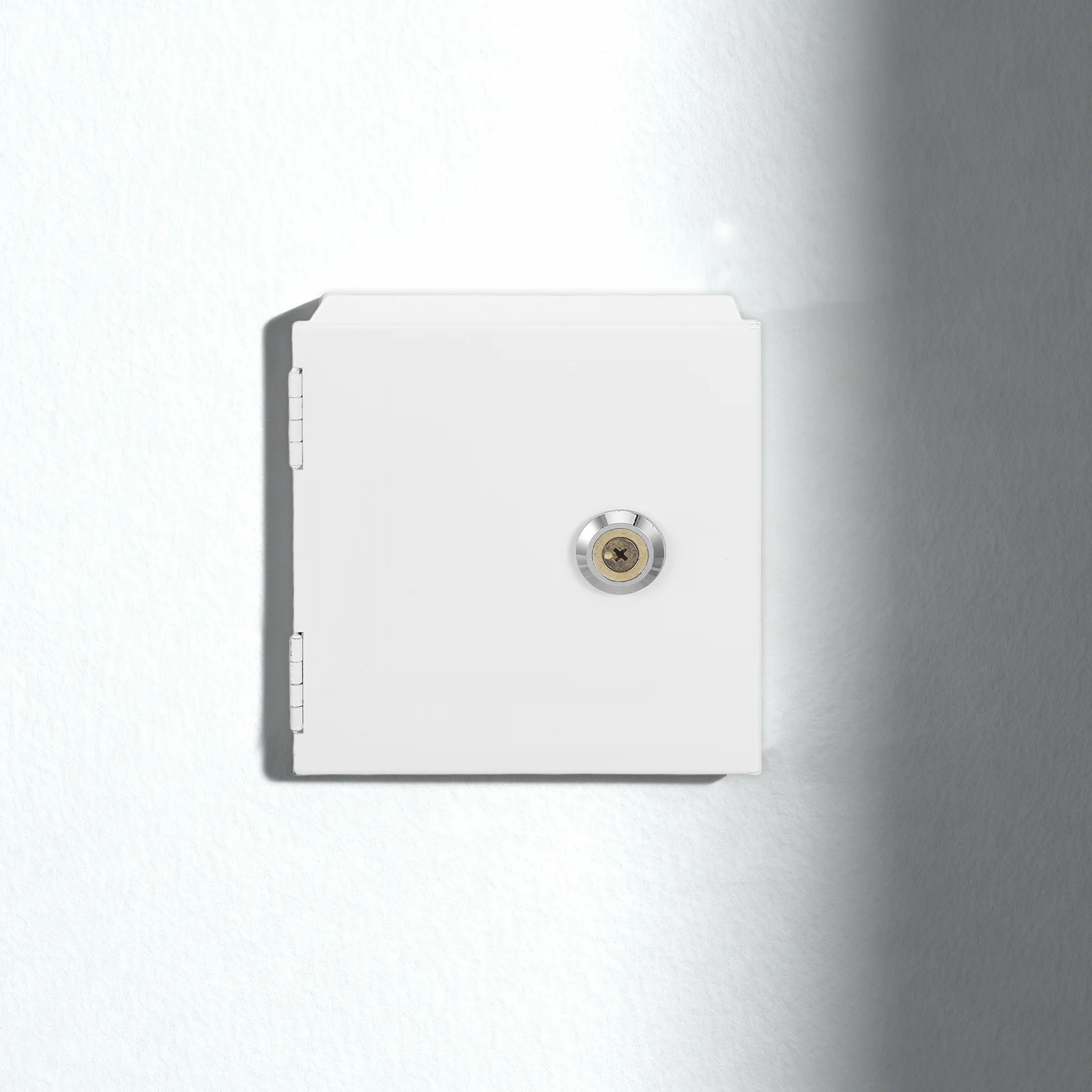 

Outdoor Electrical Outlet Box 86 Type Metal Lockable Socket Cover Waterproof Child Proof Safety Plug Protector Wall Plate