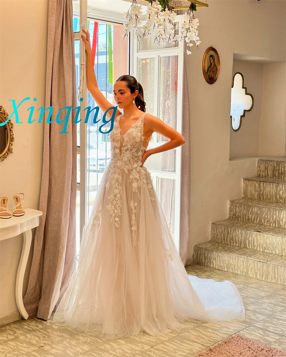 맞춤 제작된 모던 웨딩드레스, 몽환적인 V넥, 고급스러운 클래식 백리스 오픈 백 드레스, 2025년 신부 가운