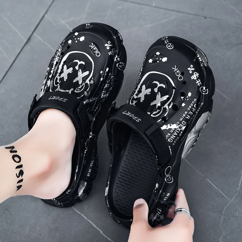 

Summer New Men's Beach Shoes Hollow Breathable Wading Outdoor Non-Slip Sports Sandals