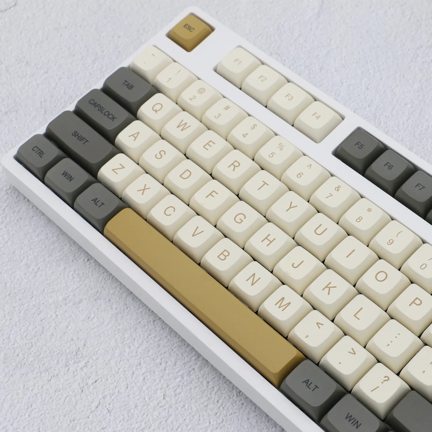 

Low-light keycap 125-key small full set of PBT thermal sublimation XDA/QX high ball cap mechanical keyboard