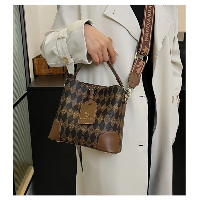 

Роскошная женская сумка через плечо из кожи с лесным принтом, винтажная легкая, повседневная, изысканный вид в Париже ​