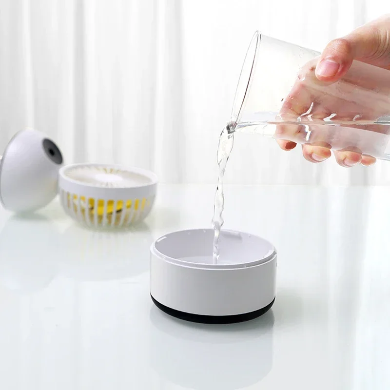 

Creative Large Capacity Spray Fan USB Small Fan Humidifying Moisturizing Water Office Desktop Mini Charging Cooler