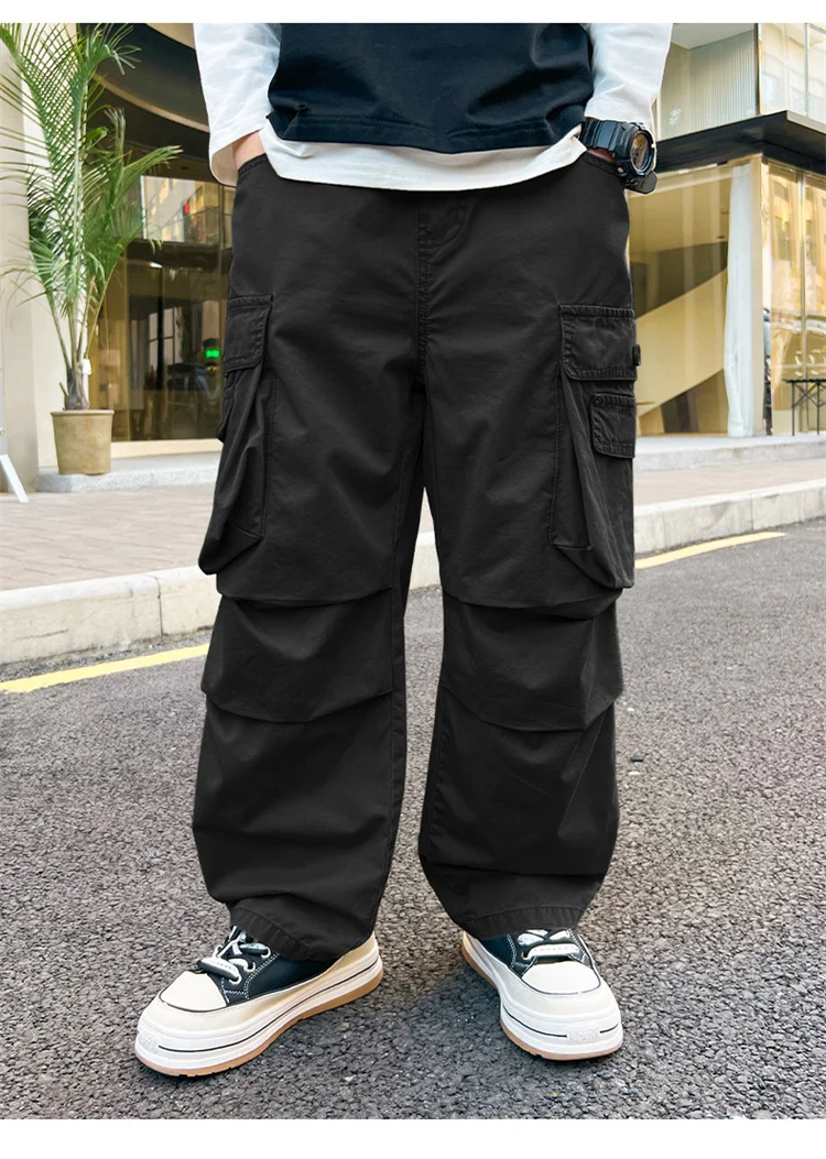 Kinder Cargo-Hose in Schwarz-Khaki mit Taschen für Jungen im Alter 5-14 Jahre, Baumwolle, Y2K-Stil, gerade geschnitten. – Detail 8