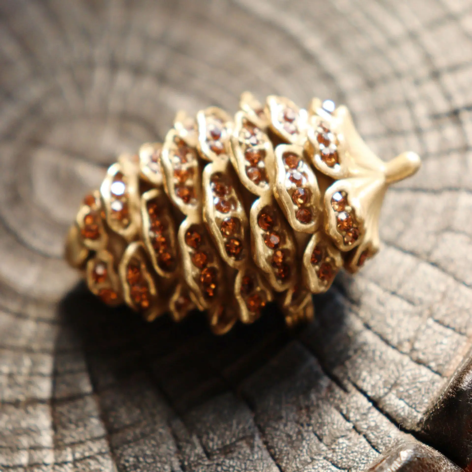 Vintage Jewelry Brooch with Rhinestone and Enamel Pinecone Design High Quality Unique Pin for Women Banquet