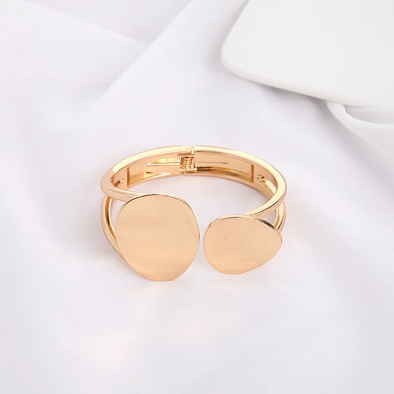 Modern Light Luxury Napkin Ring Curtain Buckle Asymmetric Oval Curved Design Napkin Buckle Napkin Ring Curved Wholesale