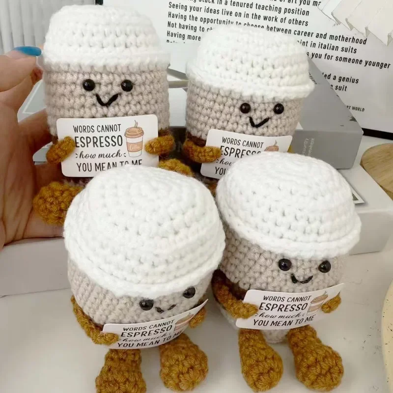 اليدوية محبوك الطاقة الإيجابية فنجان القهوة عناق دمية الجيب مع بطاقة ديكور غرفة المنزل الحلي المنسوجة يدويا هدايا عيد الميلاد