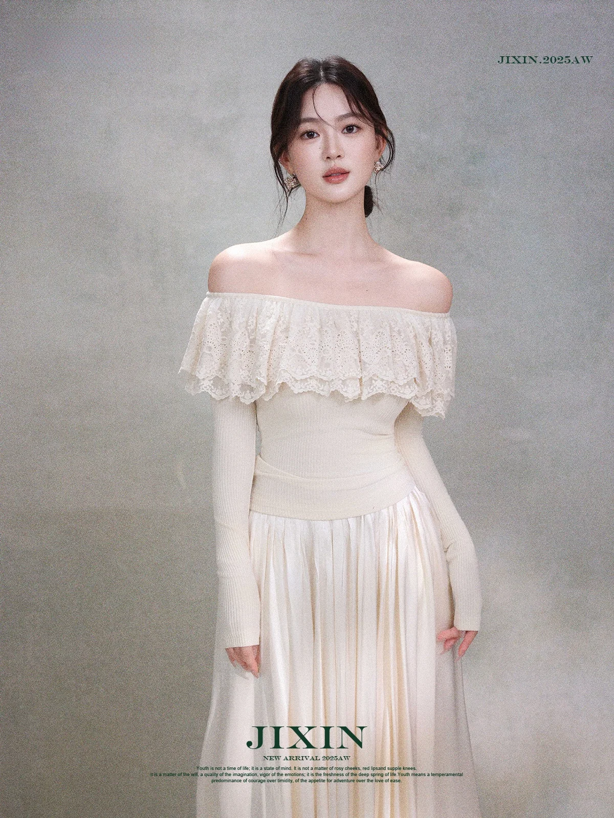 

Женская трикотажная футболка с кружевной отделкой на одно плечо, длинным рукавом, облегающая, для осенней моды