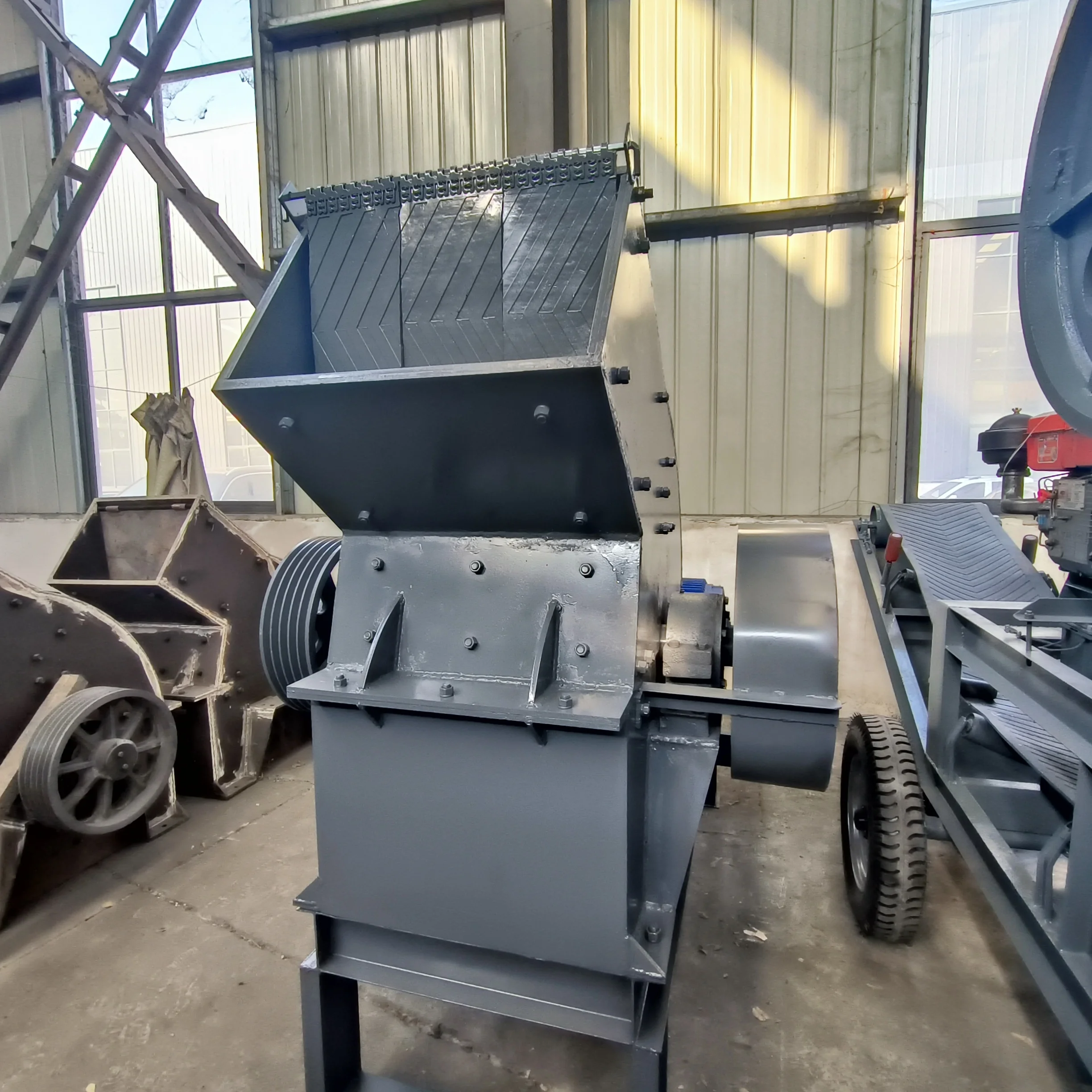 Portable Hammer Crusher for Recycling Concrete/brick/demolition Debris