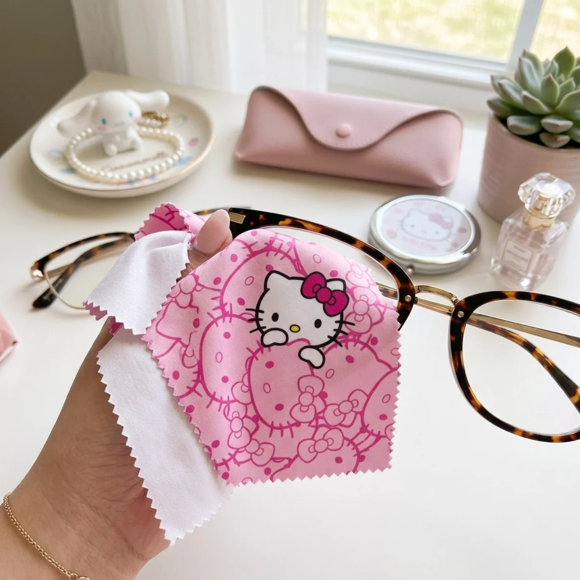 Sanrio Hello Kitty Microfiber Eyeglass Cleaning Cloth, Anti-Scratch Reusable Wipe for Glasses, Phone & Camera Lens