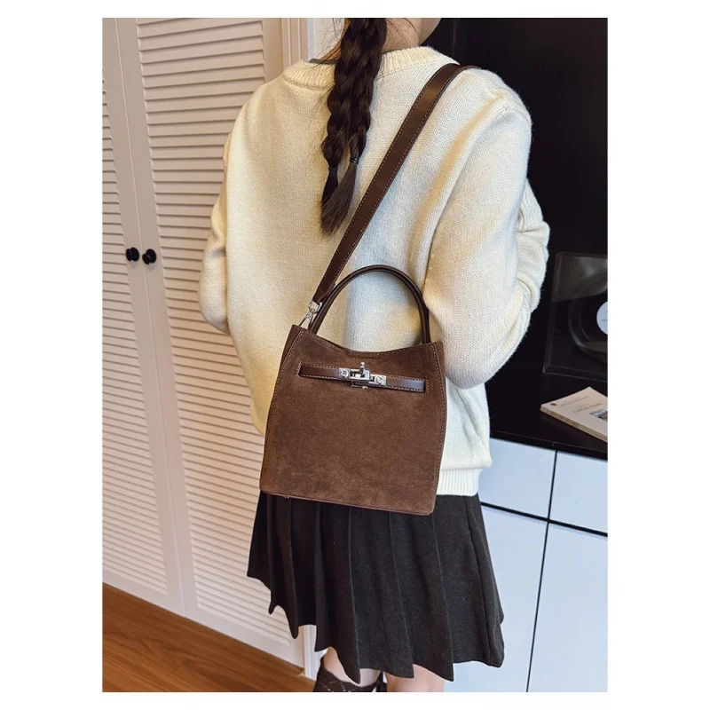 

Женская сумка-мессенджер, изготовленная из кожи с принтом Rivulet, повседневная, Lisbon, высококачественная, прочная, просторная, вид ​