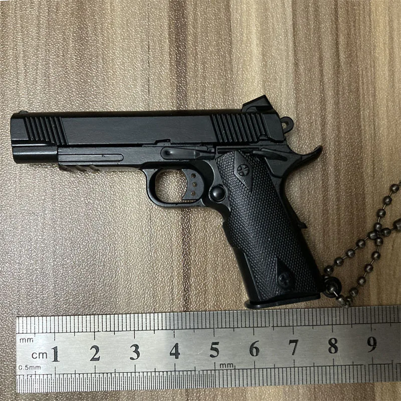 Mini Alloy Black M1911 Brelok do kluczy Odpinany model pistoletu zabawkowego Fałszywy pistolet Prawdziwa kolekcja Pubg Prop Prezent urodzinowy dla