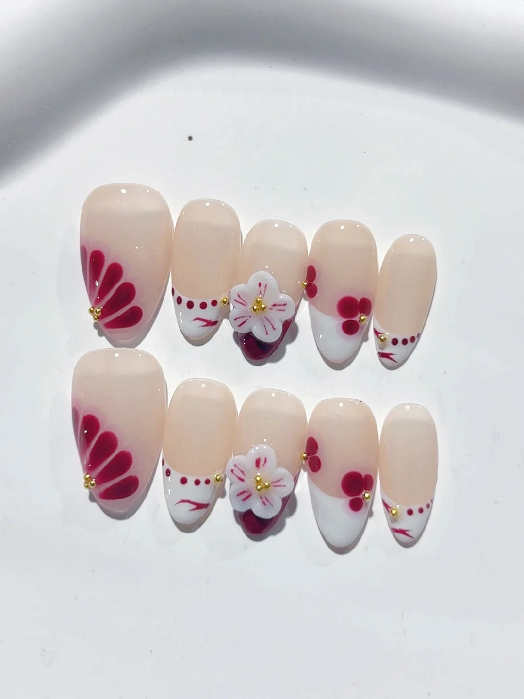 

French Smudged Accessible Luxury Style Fashionable Wearable Manicure (D389)