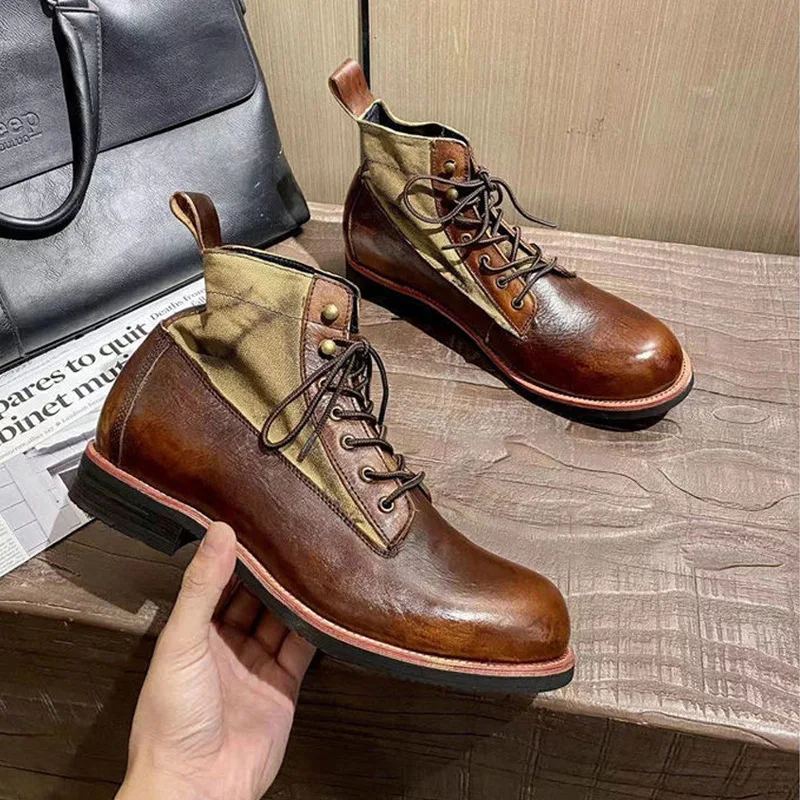 Nowe brązowe buty dla mężczyzn czarne biznesowe ręcznie męskie krótkie buty okrągłe Toe Slip-On botki buty motocyklowe buty wojskowe