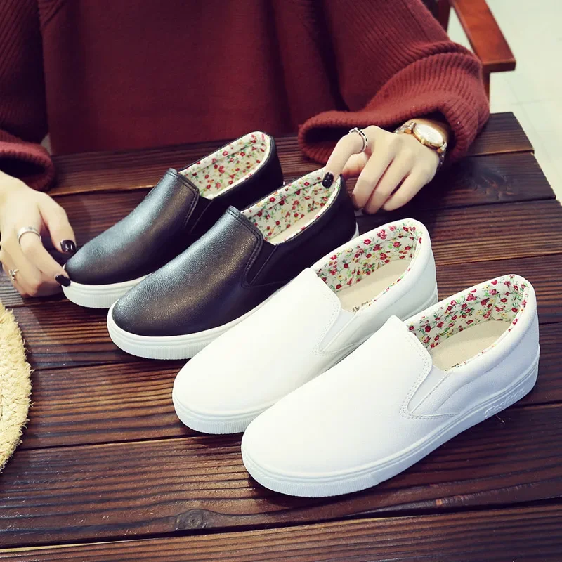 Summer Leather Slip on White Shoes for Women Loafers Korean Style Women Flat Casual Sneakers for Pregnant Women