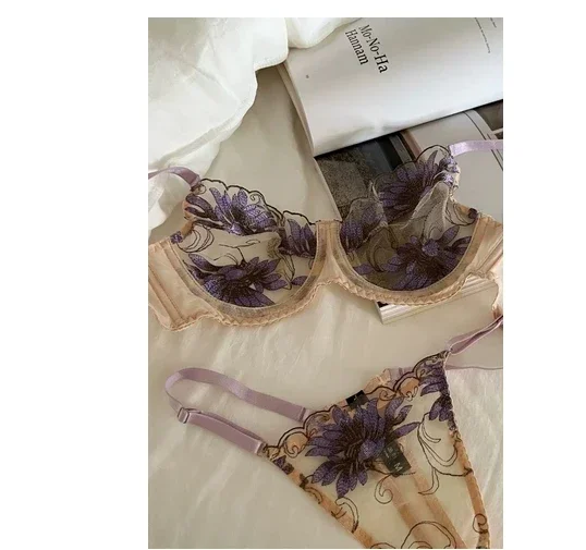 

2024, сексуальный бюстгальтер и трусики с глубоким V-образным вырезом и вышивкой, тонкая большая грудь, нижнее белье, кружевная регулировка, женское нижнее белье, собранное полые косточки