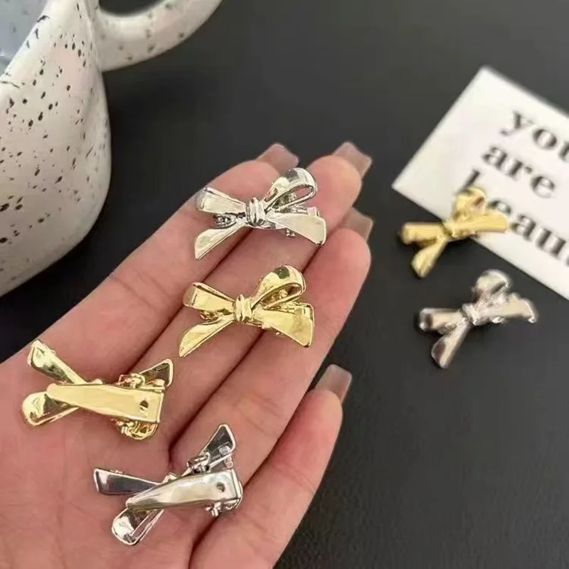 

Metal Bow Hair Clip for Women Sweet Cool Silver Color Small Side Clip Cool Girl Bangs Hairpins and Hair Accessories