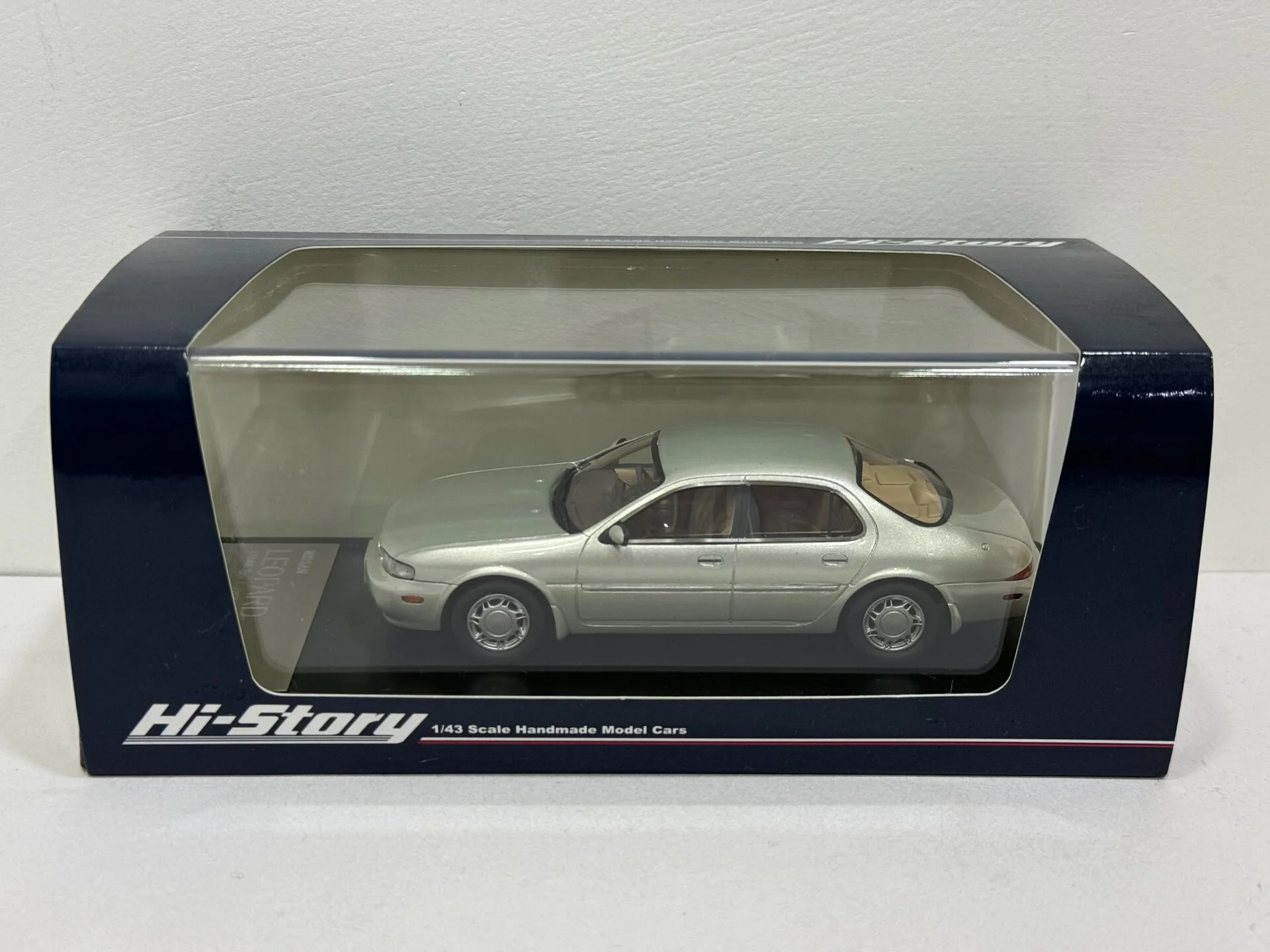 

Window Burst Defect Hi Story 1/43 Scale Leopard Resin Car Model