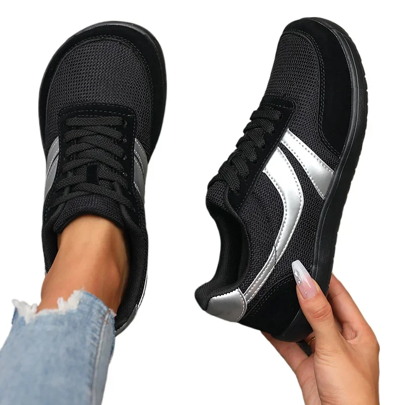 Chaussures à bout large pour femmes baskets pieds nus décontracté large dernière mode toile noir plat conseil chaussure respirant maille chaussures de course