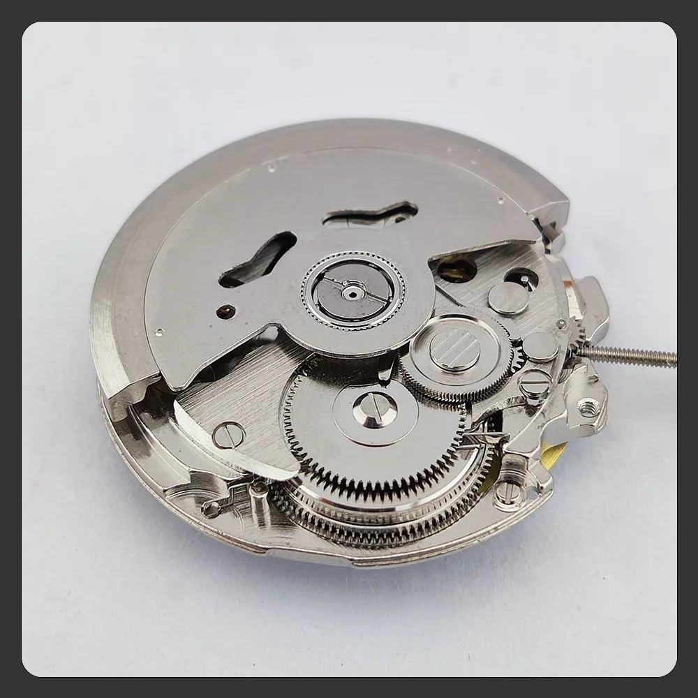 35 movement made in China can replace the Japanese original NH35 movement 3 o'clock movement watch automatic mechanical movement