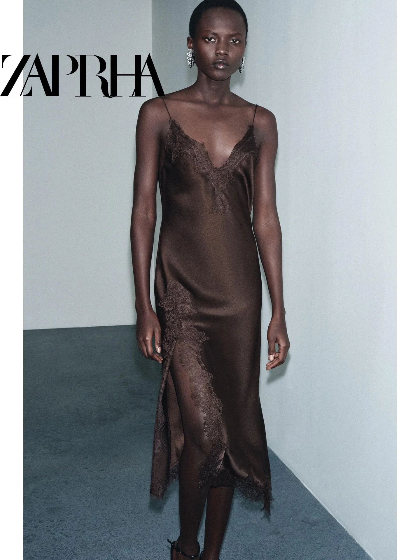 エレレースシルクサテン官能的なストラップドレス女性用通勤Vネックボディコンドレスセクシーなナイトガウン新作2026年春