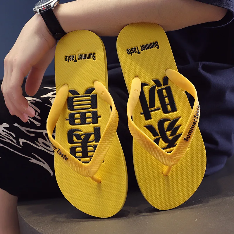 Flip Flops Non-Slip Wear-Resistant and Lightweight Comfortable Slippers Men Shoes Beach Shoes Fashion Men Shoes Personalized