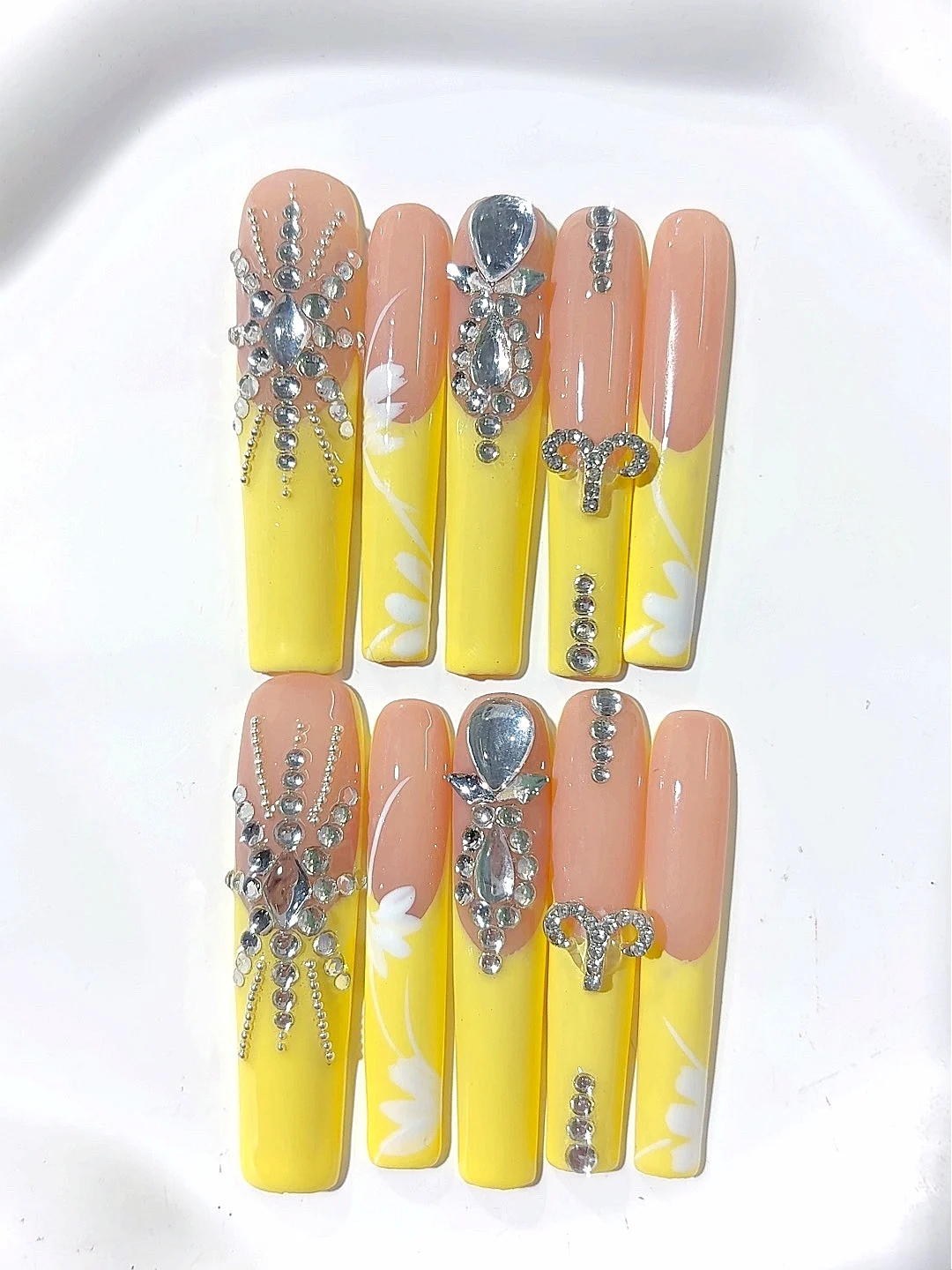 

5cm Hand-Painted Art Banquet High-End Fashion Nail Art (L180)