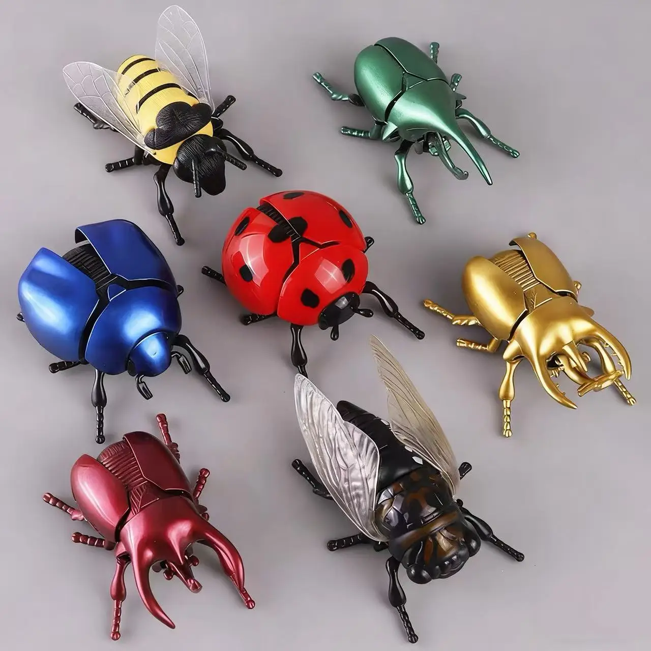 Jouets insectes à remonter, animaux de simulation enroulés, araignée, abeilles, coccinelles, foulards, cicadas, petits cadeaux pour enfants.
