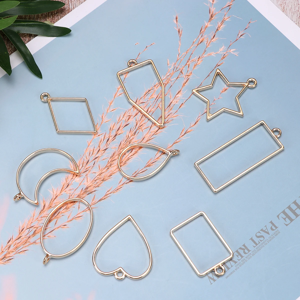 

10Pcs Metal Hollow Out Geometric Frame Pendant Accessories DIY Epoxy Pendant Craft Hanging Jewelry Dangler for Keychain Earrings