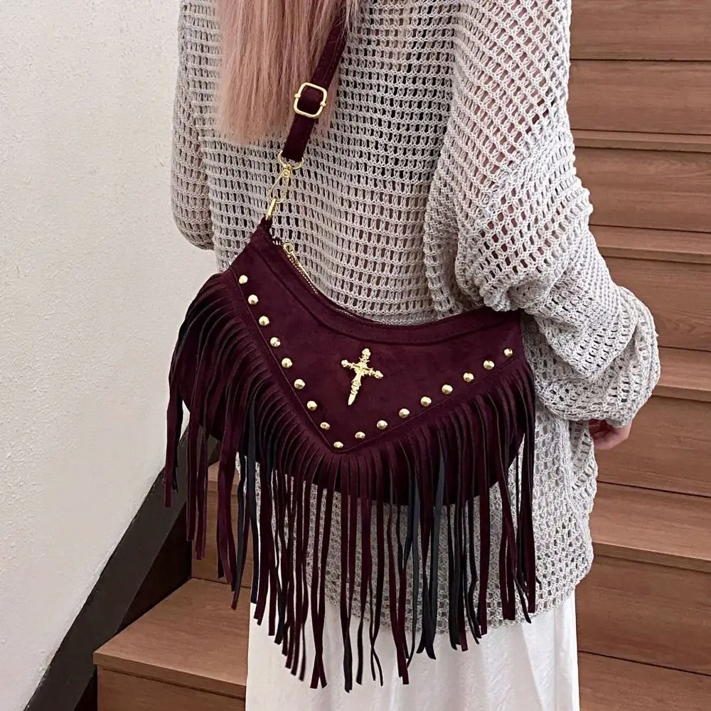 

Милая корейская сумка через плечо с кисточками и заклепками из искусственной кожи, замшевая сумка через плечо в богемном стиле, винтажная сумка в этническом стиле, дорожная сумка