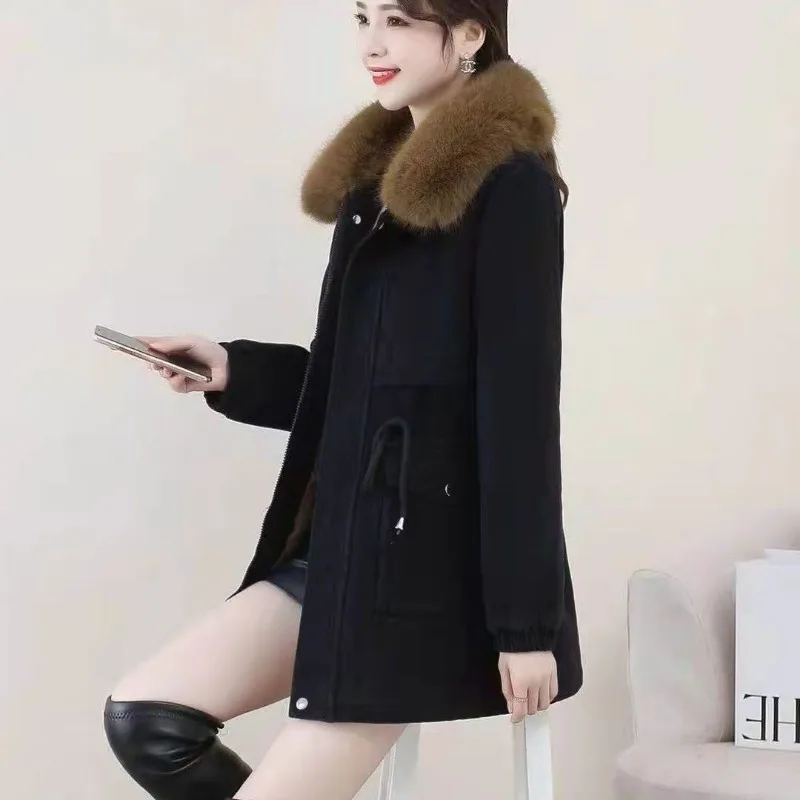 Abrigo de plumón de algodón para mujer, chaqueta de longitud media, Parkas holgadas de talla grande, prendas de vestir gruesas, abrigo con Cuello de piel, novedad de invierno 2023