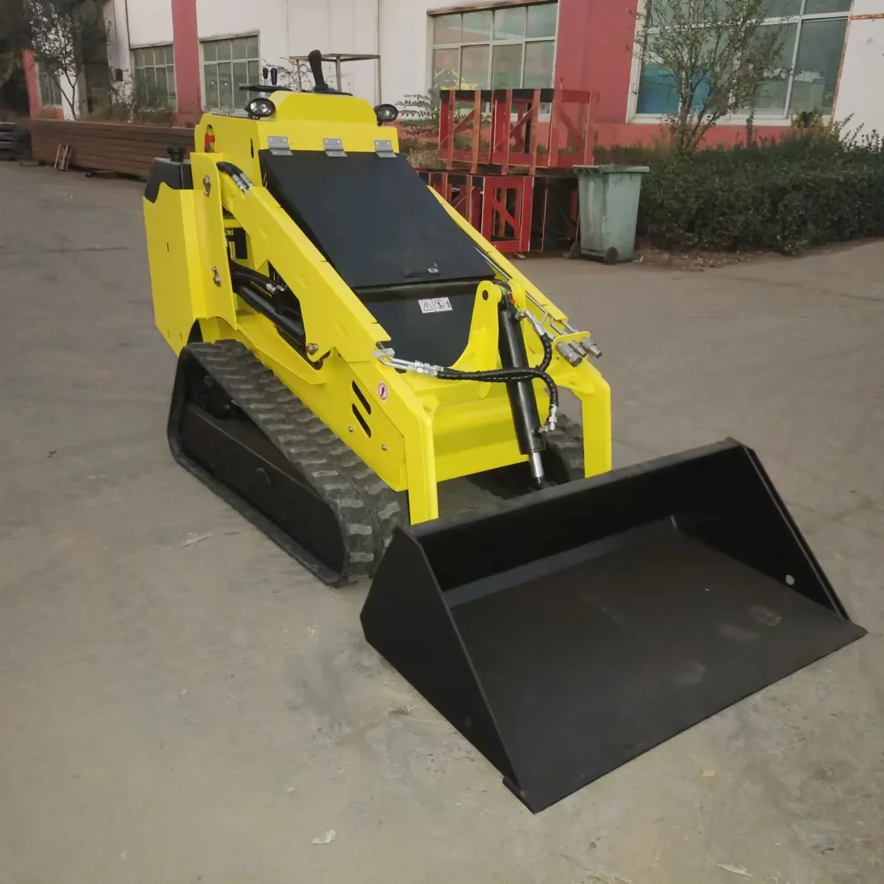 Mini chargeuse compacte Steerskid en Chine approuvée par l'ECPA, mini chargeuse compacte sur piste