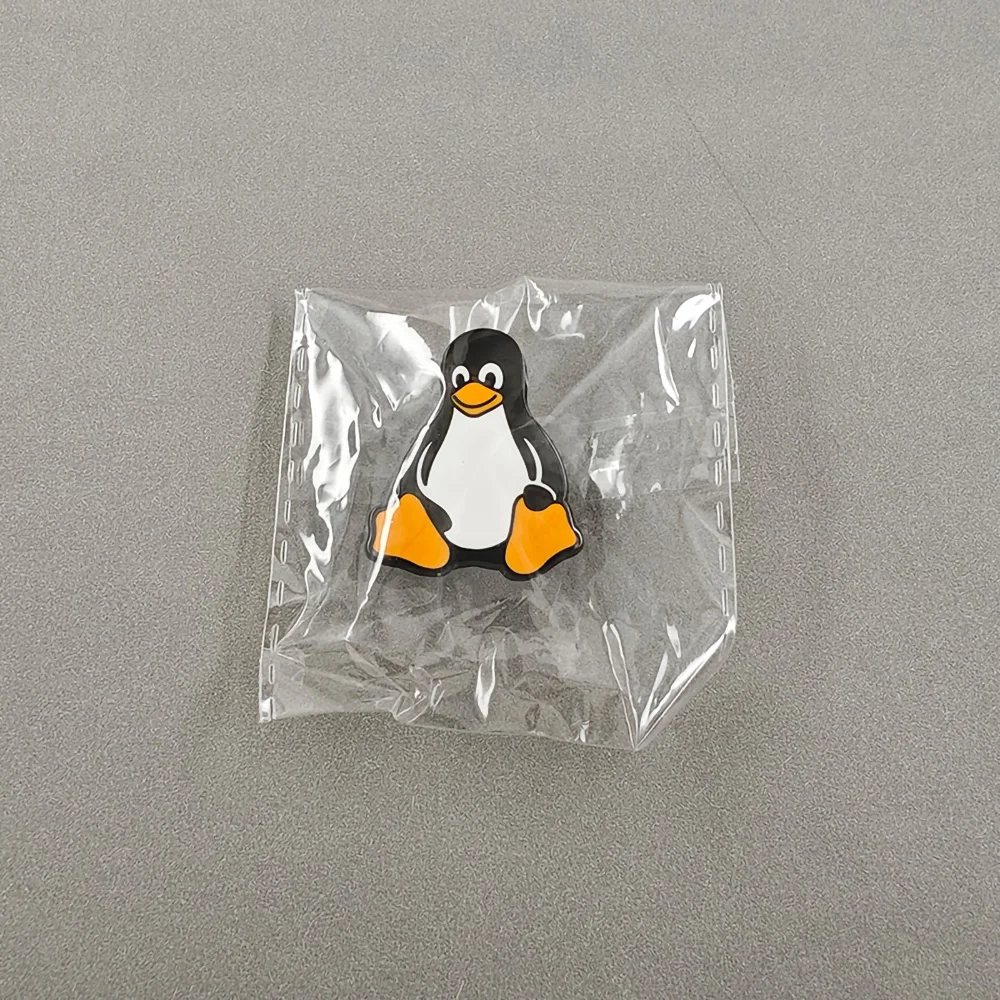 Linux Pinguin Tux Emaille-Anstecknadel Niedliche Cartoon-Tier-Brosche Programmierer IT-Ingenieur Geek Nerd Abzeichen Schmuck Geschenk für Rucksack Kleidung – Detail 9