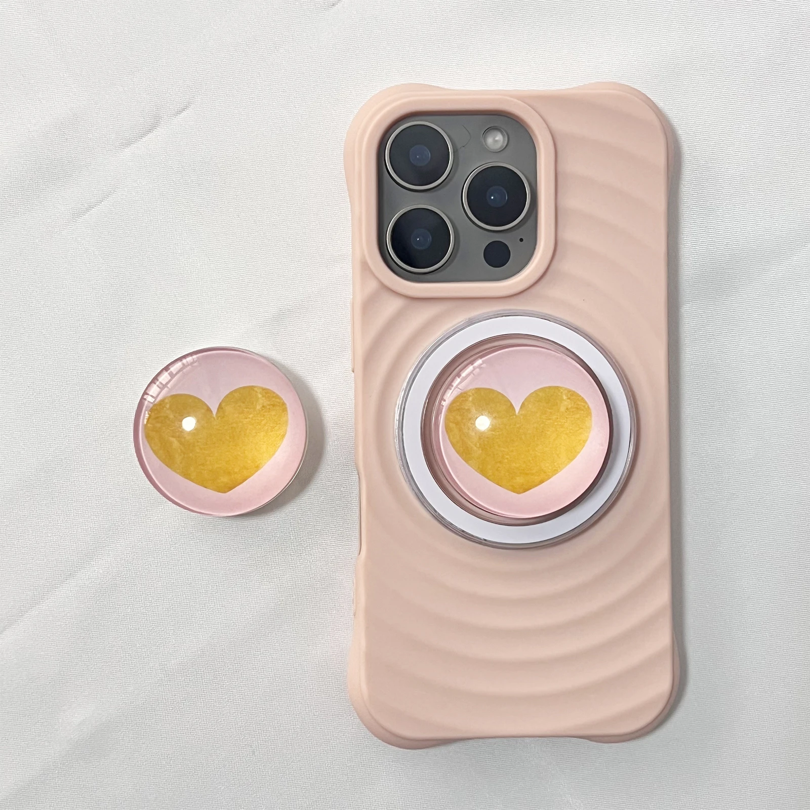 3D Kristallkugel Niedlicher Gelber Liebes-Handyhalter mit Magnetständer für iPhone 17 Pro Max 16 Pro Max Griptok