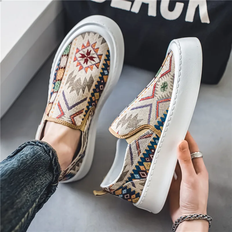 Men Shoes Breathable Canvas Shoes Men  Vulcanize Shoes Classic Fashion Embroidery Male Canvas Shoes Lightweight Sneakers ﻿