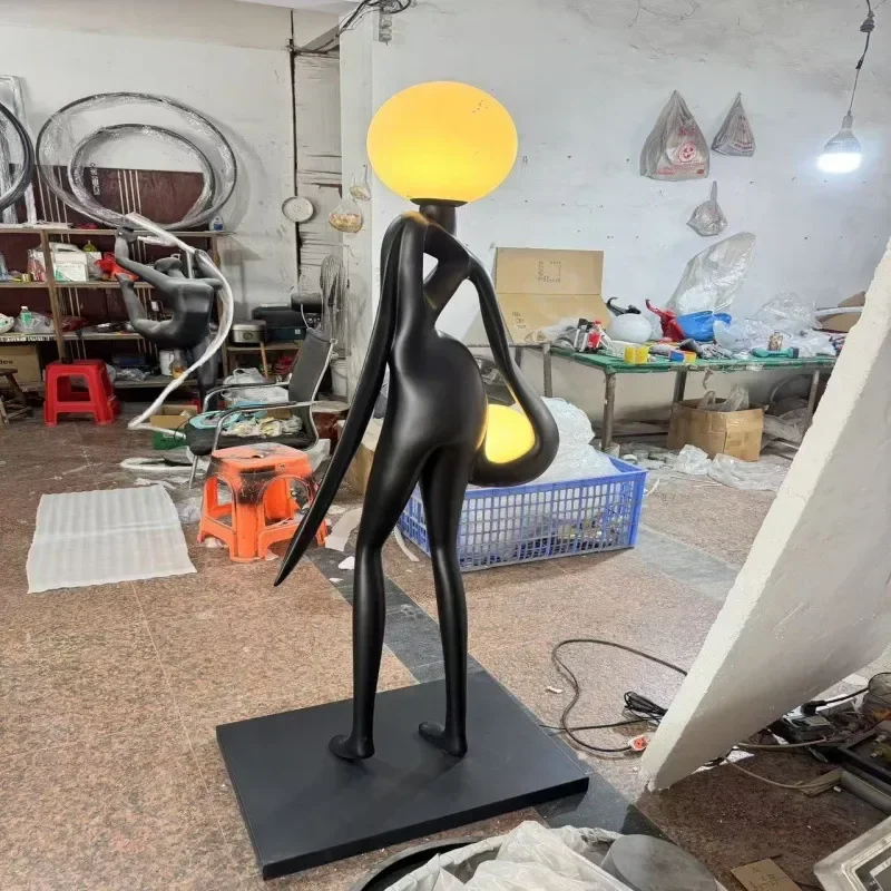 Post Modern Floor Lamp Human Body Sculpture Creative Art Hotel Lobby Ornament Exhibition Hall Decorative Standing Light