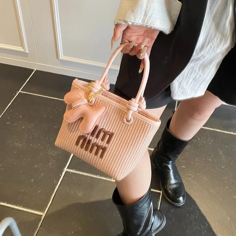 

Elegant Top Handle Tote Bag For Women In Durable Leather With Spacious Compartment For Shopping