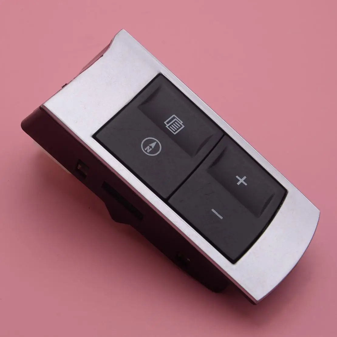 

Правая боковая кнопка управления рулевым колесом, подходит для Chrysler 300 300C Dodge Charger 2006, 2007, 2008, 2009, 2010