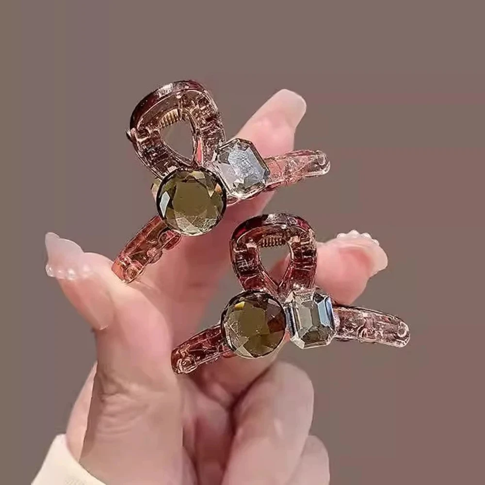 

Exquisite Square Rhinestone Hair Claw Clip New Imitation Pearl Small Grip Clip Design Exquisite Bangs Side Clip Hair Accessory