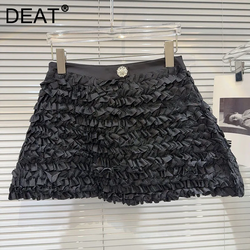 DEAT 2024 Winter New Items Fashion Drill Button Wrinkle Flower Edge Skirts For Women Short A-line Skirt Female Trendy 11A01905