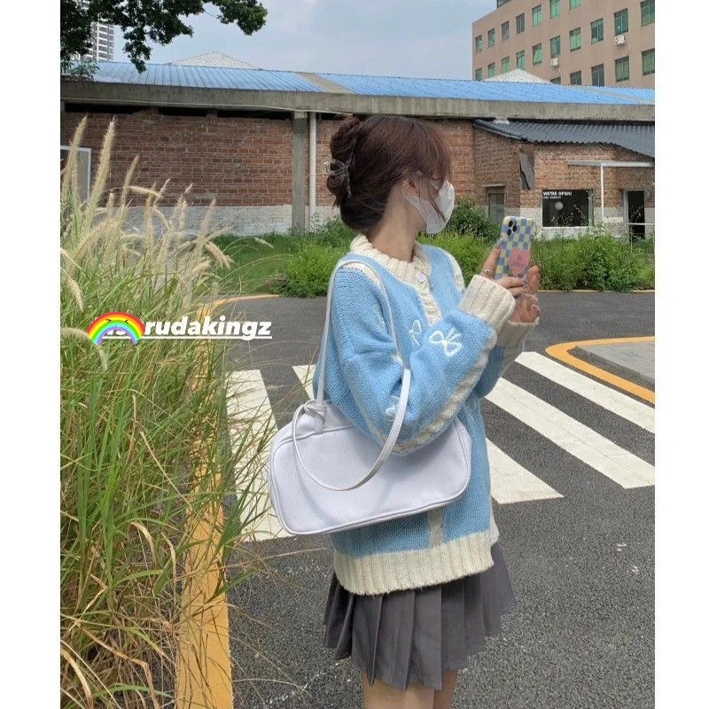 سترة كورية أنيقة مطرزة للصناعات الثقيلة للنساء سترة محبوكة متعددة الاستخدامات باللون الأزرق الحلو