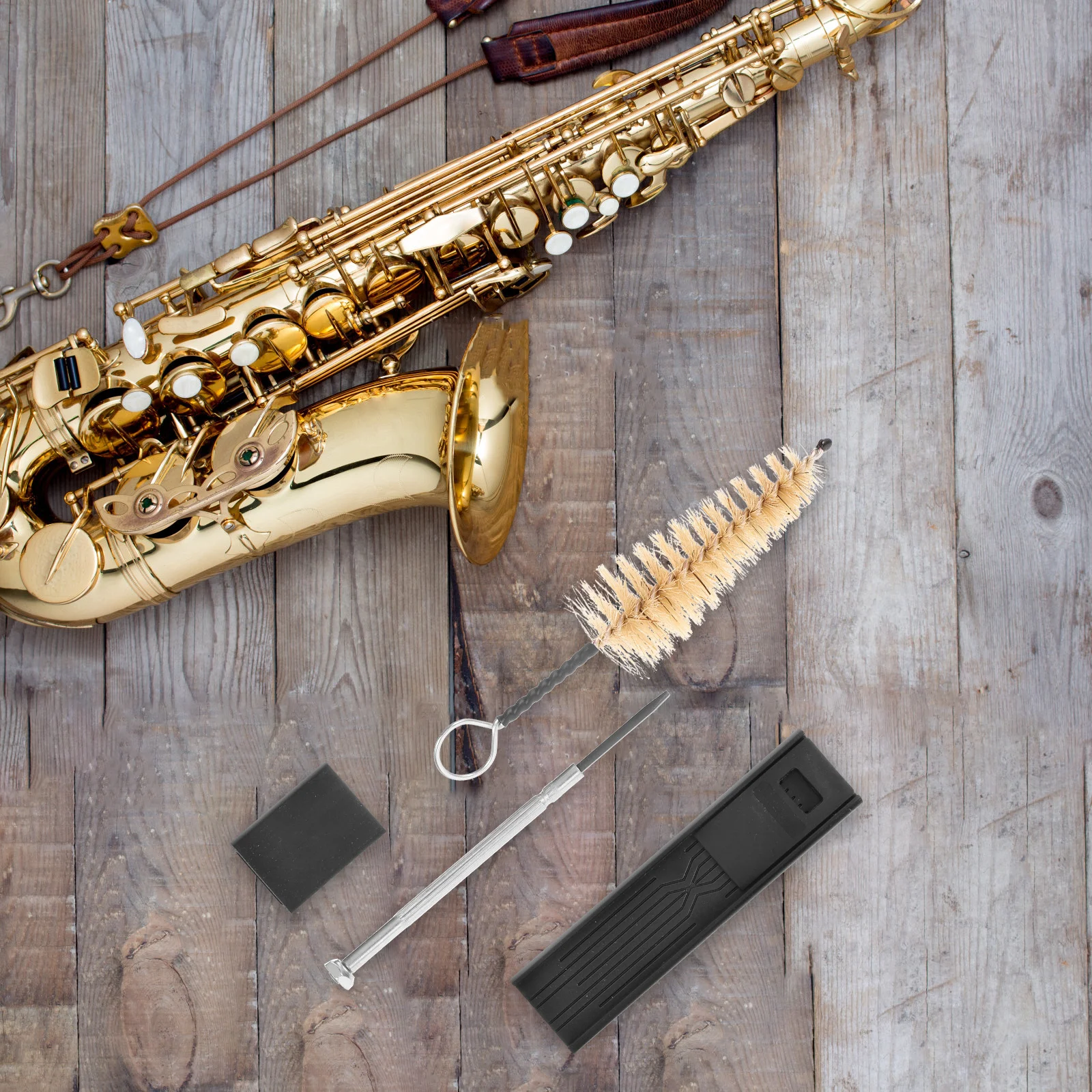 

1 Set Saxophone Care Kit Lightweight Cleaning Cloth Thumb Cushion Whistle Clip Dust Brush For Alto Tenor Clarinet Flute Woodwind