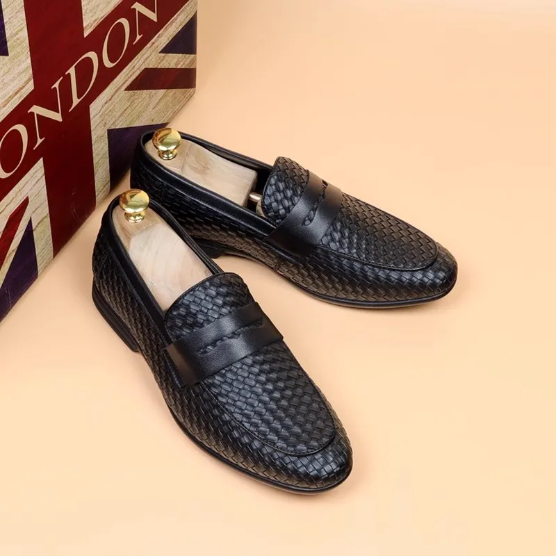 Pointed Toe Woven Leather Shoes Men's Loafers Hairstylists Black Brown Colors Lazy Loafers Casual Business Dress Shoes Gentleman