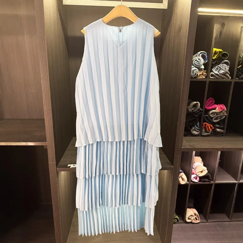 مياكي مطوي كبار الشعور من الجولة الرقبة كعكة تنورة فستان 2025 صيف جديد بسيط غطاء اللحوم رقيقة بلا أكمام فستان متوسط الطول