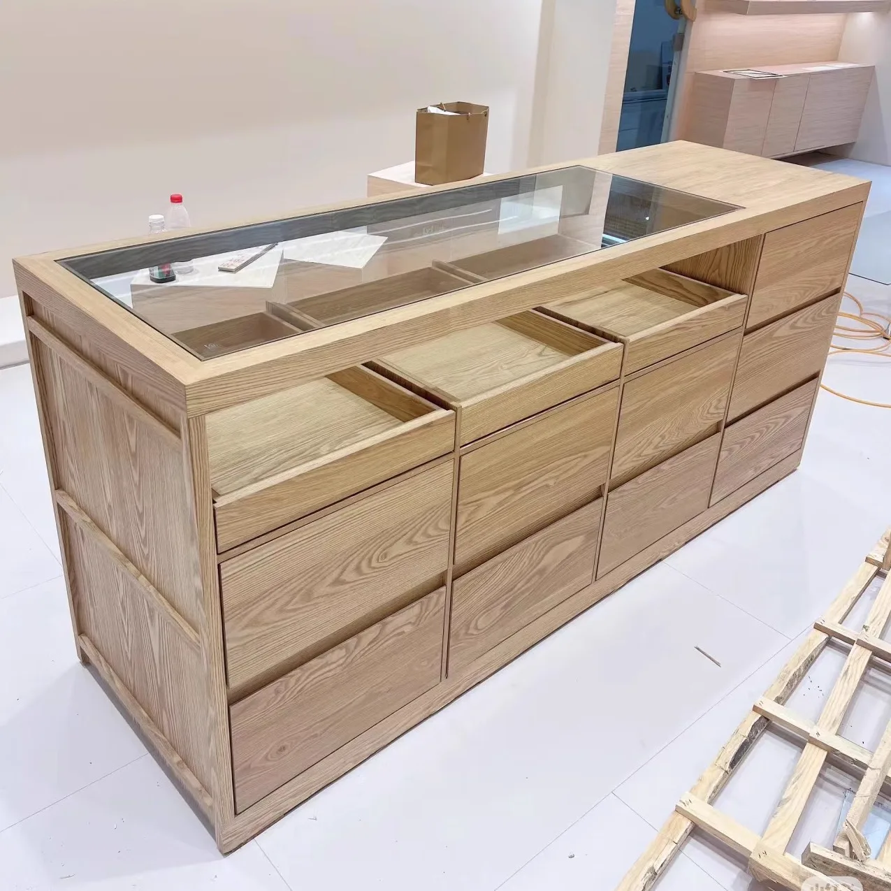 Customizable Nakajima solid wood checkout page display bar glass locker side cabinet flowing water reception display front desk